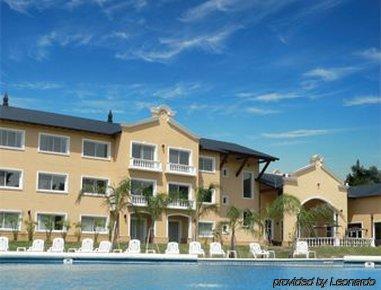 Howard Johnson Pilar & Convention Center 4* Pilar (Buenos Aires)
