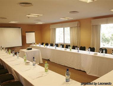 Hotel Howard Johnson Pilar & Convention Center