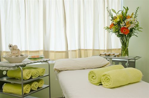 Hotel Howard Johnson Pilar & Convention Center 4*