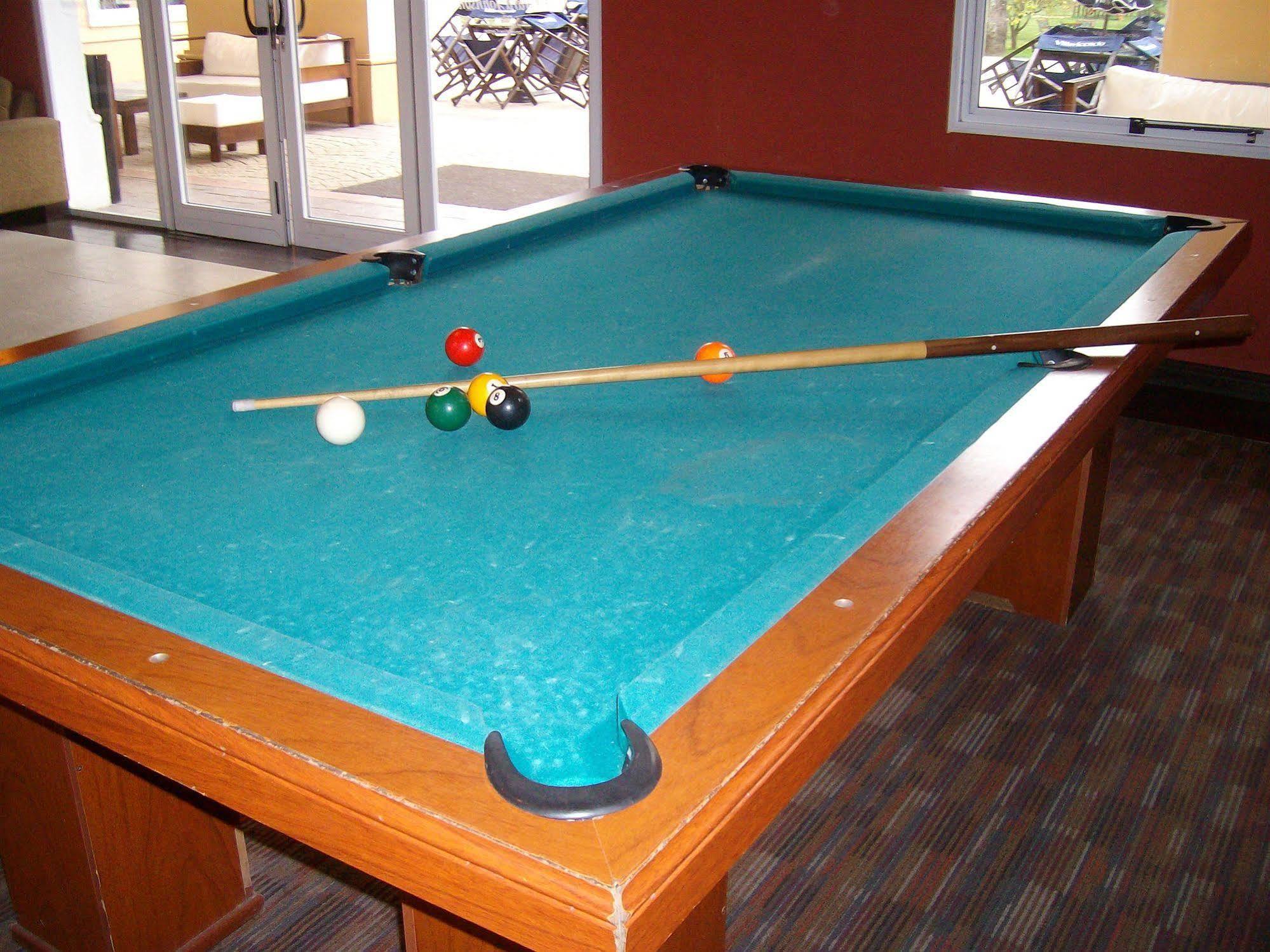 Hotel Howard Johnson Pilar & Convention Center