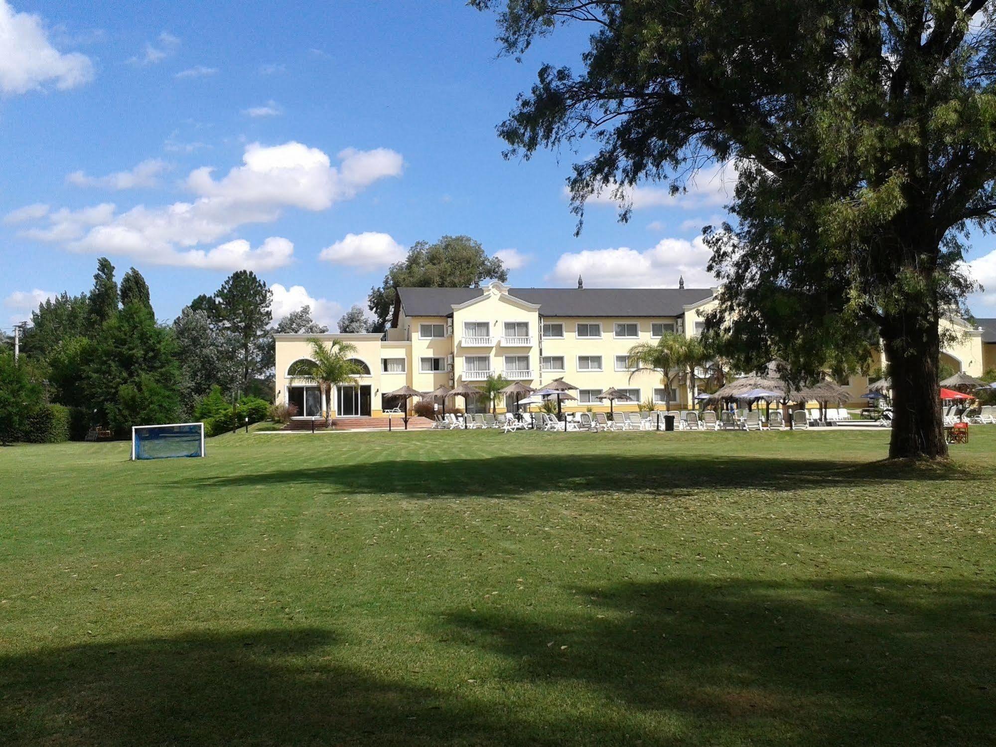 Howard Johnson Pilar & Convention Center 4* Pilar (Buenos Aires)