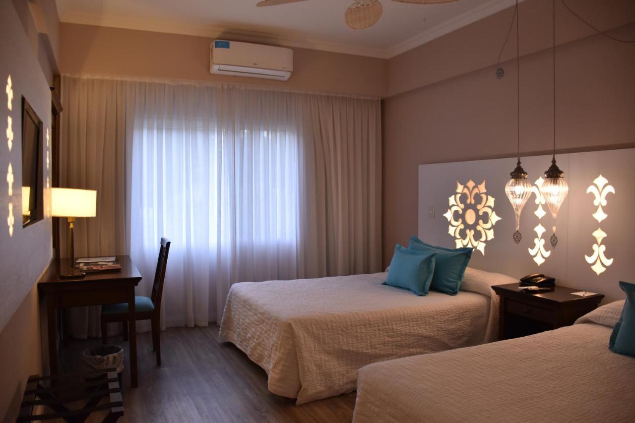 Howard Johnson Pilar & Convention Center Hotel 4*