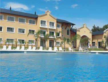 Hotel Howard Johnson Pilar & Convention Center